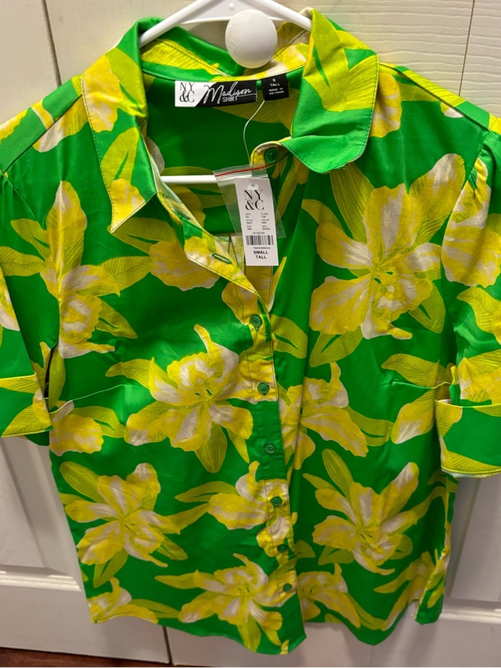 New York & Company Green and Yellow Floral Button-Up Blouse